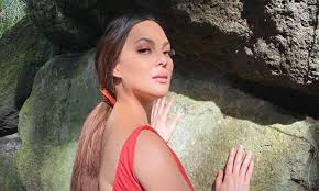 Kc concepcion took a trip down memory lane as she shared how her grandmother elaine gamboa cuneta was one of the people who taught her how to enjoy fashion even when she was younger. Kc Concepcion Revealing Photo Elicits Ano Ba Yan Ang Laswa Comment
