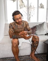 Former manchester united winger memphis depay explains meanings behind his tattoos: Memphis Depay S Tattoo