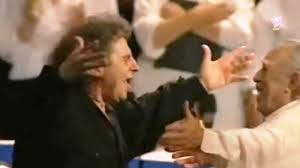 The song featured for the dance, which has become known as sirtaki, in the 1964 film zorba the greek, for which theodorakis wrote the soundtrack and became renowned around the world. Mikis Theodorakis Anthony Quinn Munich 1995 Youtube