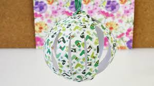 Aus dem papier kann man die wunderbaren kleinigkeiten basteln: Weihnachtsbaum Schmuck Selber Machen Papier Deko Kugel Fur Weihnachten Basteln Diy