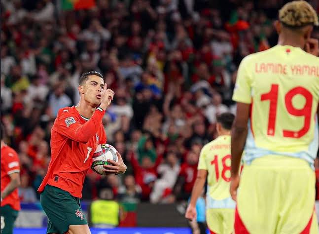 Official Portugal vs Spain lineups: Ronaldo starts in high-stakes Iberian  Derby with World Cup quarterfinal spot on the line