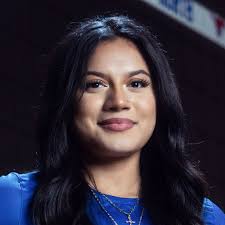 Estrella Vargas's Instagram, Twitter & Facebook