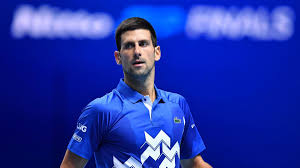 Djokovic officially sponsored the head speed series of tennis racquets which is why he always plays with a tennis racquet painted like a head graphene touch pro. Djokovic Fan Zeigt Seine Liebe Am Hinterkopf Mit Haar Portrat Des Superstars Eurosport