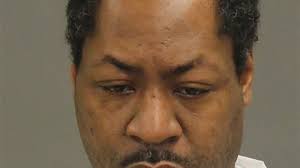 Warren man charged in shooting death of boyfriend