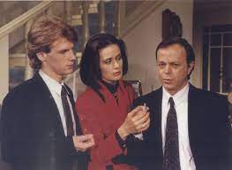 Την κατάσταση περιέγραψε το πρωί της πέμπτης ο. Lampsh Ta Pente Proswpa Toy Ale3h Drakoy Thleorash News 24 7