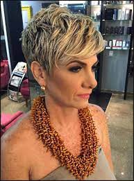 ein hasslicher ansatz blonde haare mit einem dunklen ansatz einfache frisuren modern hairstyles womens haircuts hair styles
