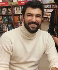 Una propuesta divertida: ¿Qué tipo de fans eres? Fiel, loca, divertida,  sufrida, obsesiva, soñadora, enamorada, sensible, etc. Defínanse y agreguen  apelativos. Empiezo por mí. Nunca me imaginé ser fan de alguien y