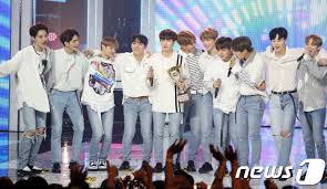  Wanna One Prove Their Overwhelming Popularity In Singapore And Phillippines Koreaboo One Pic Fashion 3 In One