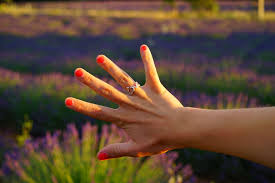 The most common fingers paint pink material is ceramic. 3115652 Finger Finger Ring Fingernails Hand Index Finger Lacquered Love Middle Finger Painted Red Pinkie Finger Red Ring Finger Thumb 4k Wallpaper