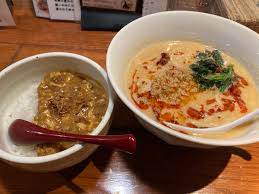 ランチ 鴨ゝ On Twitter ただいま 博多9人ふぐ宴会 全面停止 陽性率53 入院拒否のコロナ感染者 スクランブル 岡江さん 生活 64日目 今日のランチは 鶏そば みた葉 で 濃厚担々麺 花山椒香るカレーライス 担々麺は想像よりこってり天下一品並 激辛1味粉と