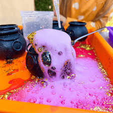 Fizzing Cauldrons Halloween Science Experiment - Friends Art Lab