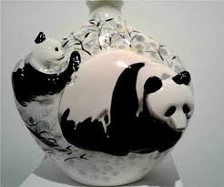 Panda Figural Vase Franz Franz Ceramics Founded By Francis Chen Franz Porcelain Has Its Design And Research Center Panda Art Contemporary Artists Pottery Art
