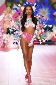 23 Must See Looks From The Victoria S Secret Fashion Show Victoria Secret Fashion Victoria Secret Fashion Show Victoria Secret Runway