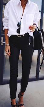 Black And White Outfit With Red Lipstick Winter Outfits White Dress Shirt And Black Skinny Pants Pic By World Fashion Styles Trendy Outfits Winter Fashion Casual Fashion