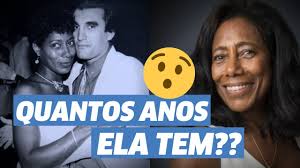 Se, depois de morta, botarem a minha idade, puxo a perna de todo mundo, brinca. Quantos Anos Tem Gloria Maria Ela Nao Revelava A Idade Mas Nos Sabemos L Famosas L Vix Icons Youtube