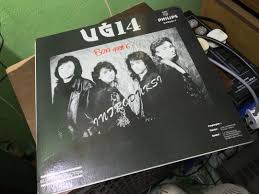 Rock kapak malaysia lagu jiwang slow rock popular terbaik malaysia 90an rock kapak malaysia lagu. Lp Piring Hitam Rock Kapak Ug14 Introduksi Lagu Hits Bunga Larangan Music Media Cd S Dvd S Other Media On Carousell