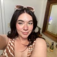 Maggie Shelton's Instagram, Twitter & Facebook