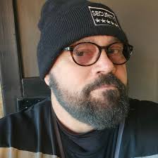 Familia, it's that time again! Favorite Chef is back and bigger than ever.  We're talking about a life-changing grand prize and the chance to cook  alongside the amazing Carla Hall and me.