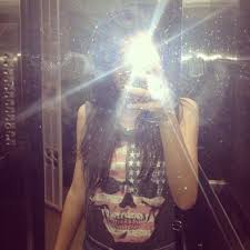 Black And White Mirror Selfie With Flash Image Result For Mirror Selfie Flash Mirror Selfie Photography Selfie