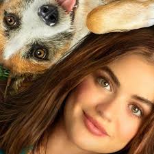 Grant Gustin ("The Flash") und Lucy Hale ("Pretty Little Liars") mit  gemeinsamer Comedy