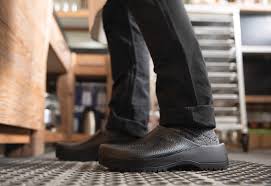 Not every shoe advertised in the market is the. 10 Best Kitchen Shoes For Chefs Of 2021 Review Buyer S Guide