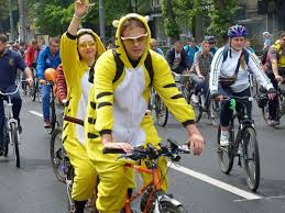 Учасників на площі свободи у центрі харкова. V Harkove Proshel Veloden 2018 Fotoreportazh Vechernij Harkov