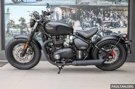 You are now easier to find information about triumph motorcycle and scooter with this information including latest triumph bike price list in malaysia, full. Review 2018 Triumph Bonneville Bobber Black Muscular Retro Styled Classic Riding Rm74 900 Paultan Org