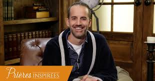 La prière du soir est un moment particulièrement important dans la spiritualité catholique. Prieres Et Declarations Pour Dormir En Paix Prieres Inspirees Jeremy Sourdril Emci Tv