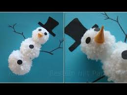 So kann jedes kind die einladungskarten für den. Schneemann Basteln Mit Bommel Basteln Im Winter Mit Wolle Diy Youtube