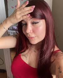 Naomi Bright's Instagram, Twitter & Facebook