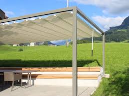Modernes Wettersegel In Der Schweiz Velusol Das Wettersegel Sonnensegel Terrasse Sonnensegel Garten Uberdachte Terrasse Ideen