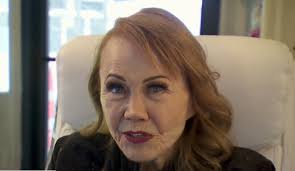 Las Vegas 'Wedding Queen' being honored for uniting couples