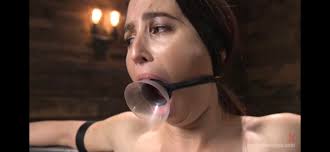 Anyone have any idea what this funnel gag is made of? : rBdsmDIY