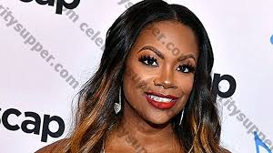 It has been estimated that the current kandi burruss net worth reaches 35 million dollars. Kandi Burruss Vermogen Alter Lieder Kinder Haus Instagram Tochter Hochzeit Spielzeug Grosse Einkommensquellen Autos Vermerke Steuern Versicherung Vermogen Biografie Juli 2021