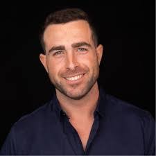 Alexander Onik's Instagram, Twitter & Facebook