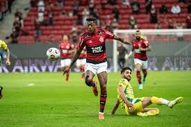 O time carioca se classificou em primeiro no grupo g , com três vitórias e três empates. 1 O8fjeiodnkrm