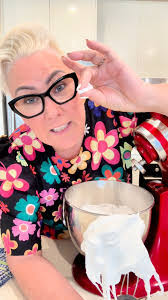 Faye Hopper's Instagram, Twitter & Facebook