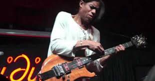 An Intimate Evening With Stanley Jordan Solo At The Iridium 10 24 11 Youtube Jordans Music Lovers Intimates
