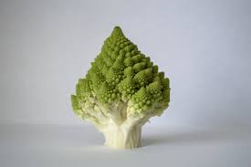 Romanesco has a similar appearance to cauliflower. Romanesco Foto Bild Stillleben Food Fotografie Obst Gemuse Bilder Auf Fotocommunity