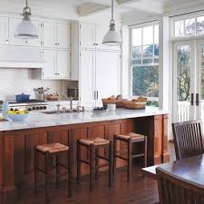 10 Inspiring Kitchens With Wood Cabinets And White Countertops Kitchen Cabinet Design Kitchen Design White Countertops