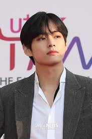 When you notice this happening, it's time to repeat the process! Bts Omg Taehyung Dyed His Hair Back To Black This Is Facebook