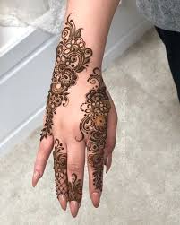 Stylish mehndi design bridal krishna radha. 20 Best Mehndi Designs For Bridesmaids Wedmeplz
