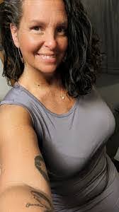 Krystal Wells's Instagram, Twitter & Facebook