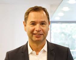 Von der Steinzeit in eine enkeltaugliche Pflege