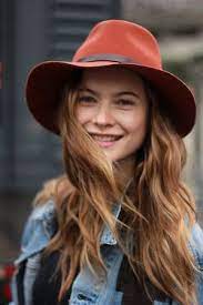 Whenever I Grow Out My Auburn Locks Kumral Sac Renkleri Behati Prinsloo Kumral Saclar