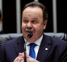 Antonio Goulart's Instagram, Twitter & Facebook