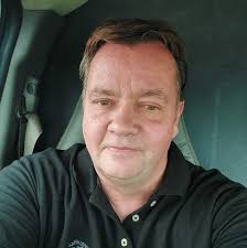 We are looking for a realtor that can help us in the sale of our home. Any  recommendations? Perfer someone familiar with the area. Thank you!