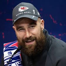 PEOPLE Star Tracks: Photos of Travis Kelce, Rachel Zegler & More