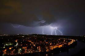 Region bitte, passen sie auf sich auf! Dicke Hagelkorner Und Windboen Erwartet Warnung Vor Hochexplosiver Wetterlage In Stuttgart Stuttgart Stuttgarter Zeitung