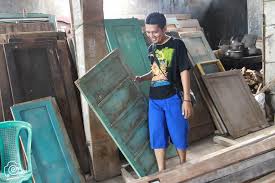 Beli produk kusen pintu kayu berkualitas dengan harga murah dari berbagai pelapak di indonesia. Berburu Kayu Bekas Bongkaran Rumah Kuno Halaman 1 Kompasiana Com